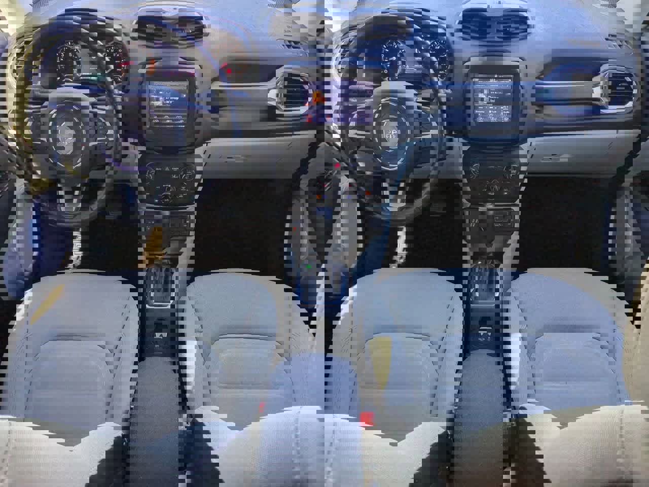 Used 2021 Jeep Renegade Latitude w/ Convenience Group image 16