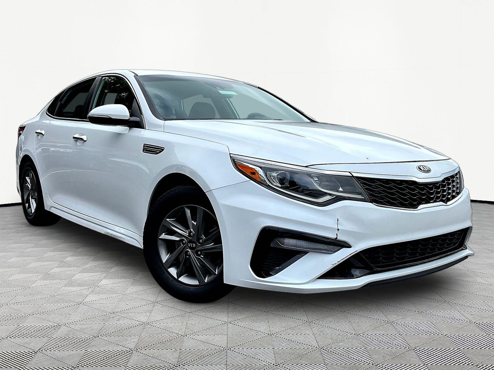 Used 2019 Kia Optima LX FWD image 3