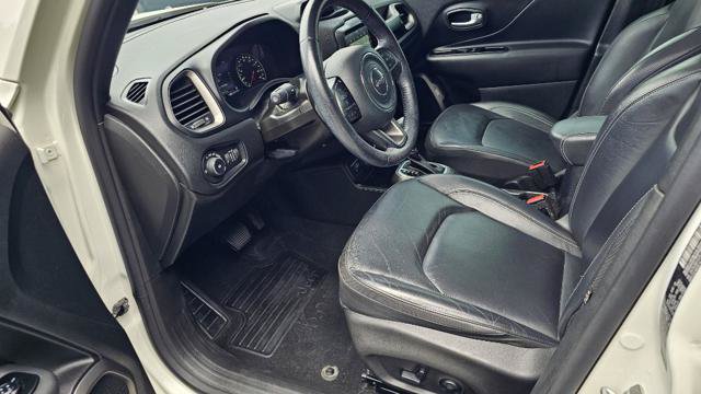 Used 2020 Jeep Renegade Altitude AWD/4WD image 12