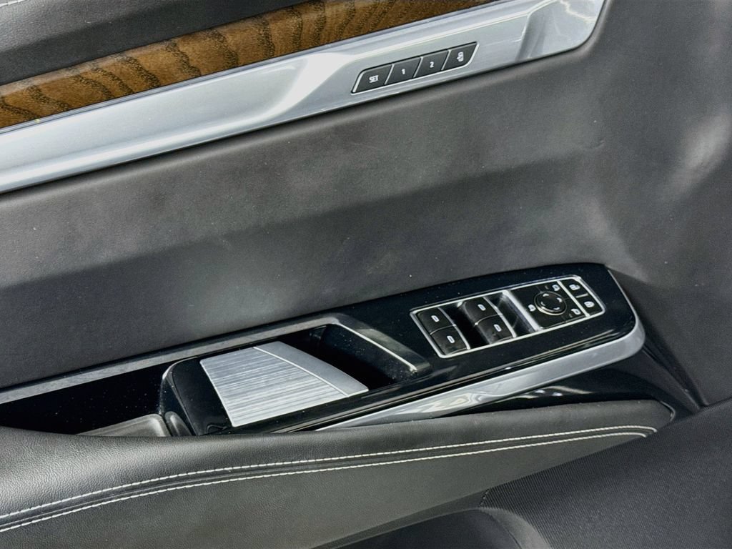 Used 2025 Cadillac Escalade Sport Platinum w/ LPO, ONYX Package AWD/4WD image 18