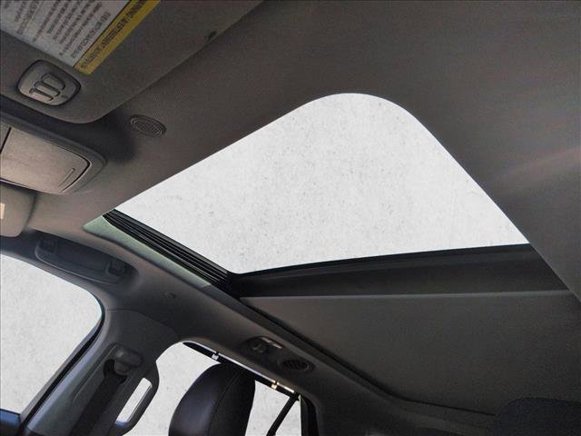 Used 2022 Ford Explorer Limited image 12