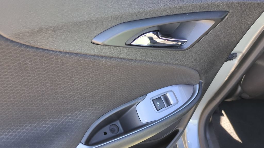 Used 2024 Chevrolet Malibu LT FWD image 15