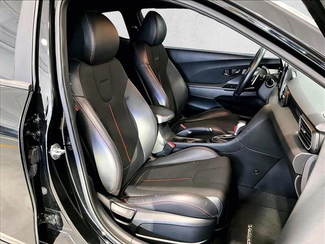 Used 2020 Hyundai Veloster 2.0 Premium image 9