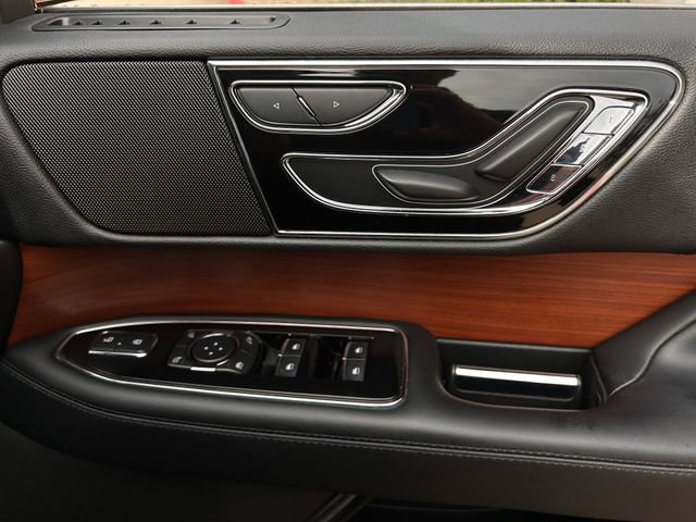 Used 2018 Lincoln Navigator Premiere image 29
