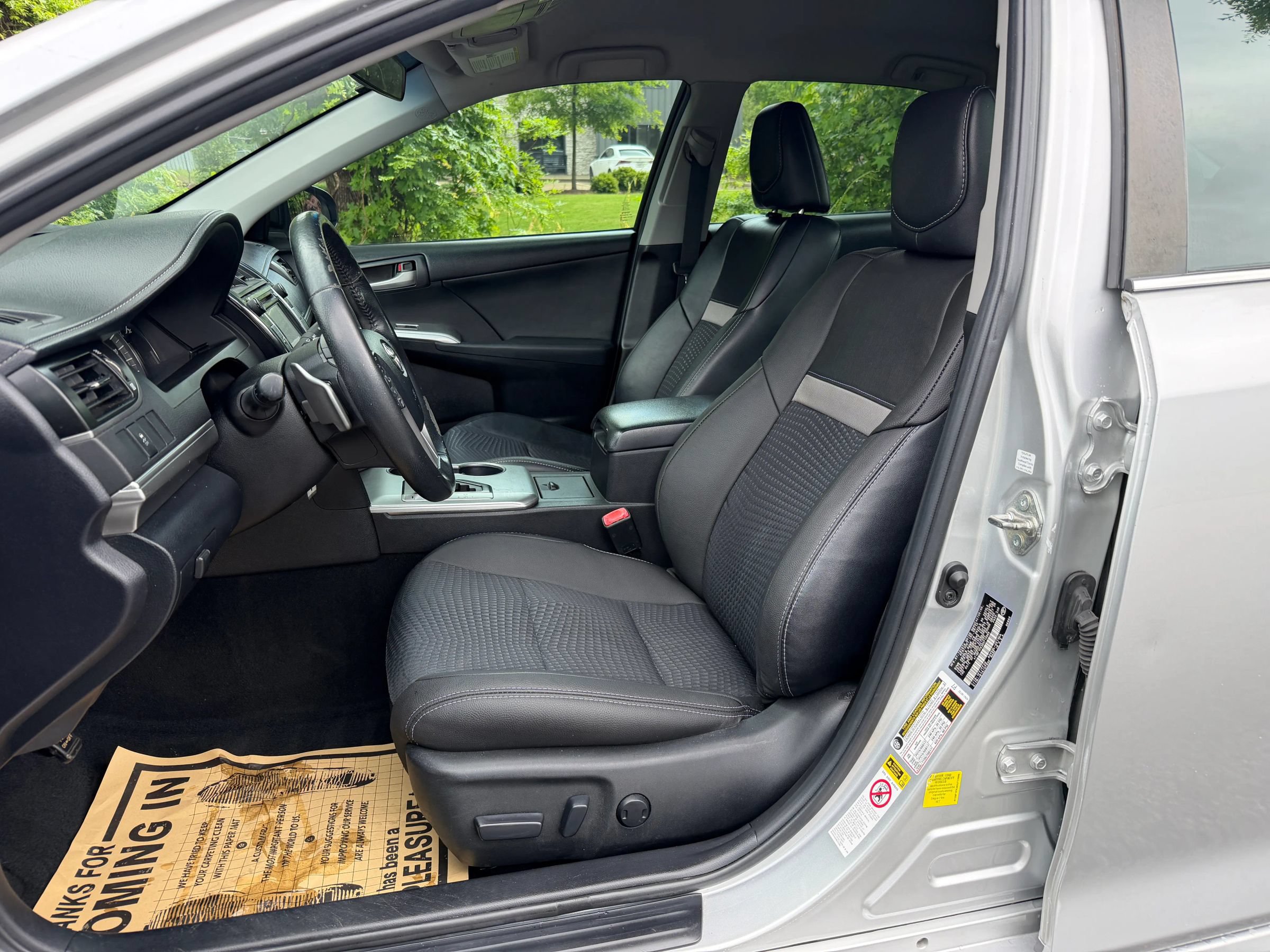 Used 2013 Toyota Camry SE FWD image 9