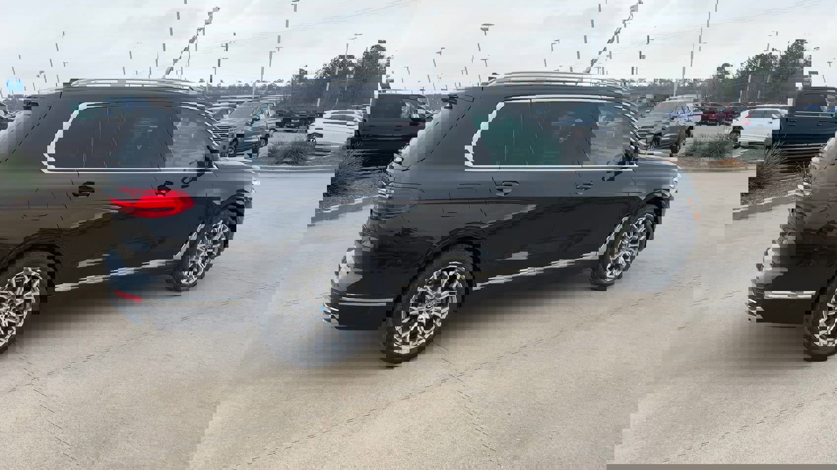 Used 2019 BMW X7 xDrive40i w/ Cold Weather Package image 8