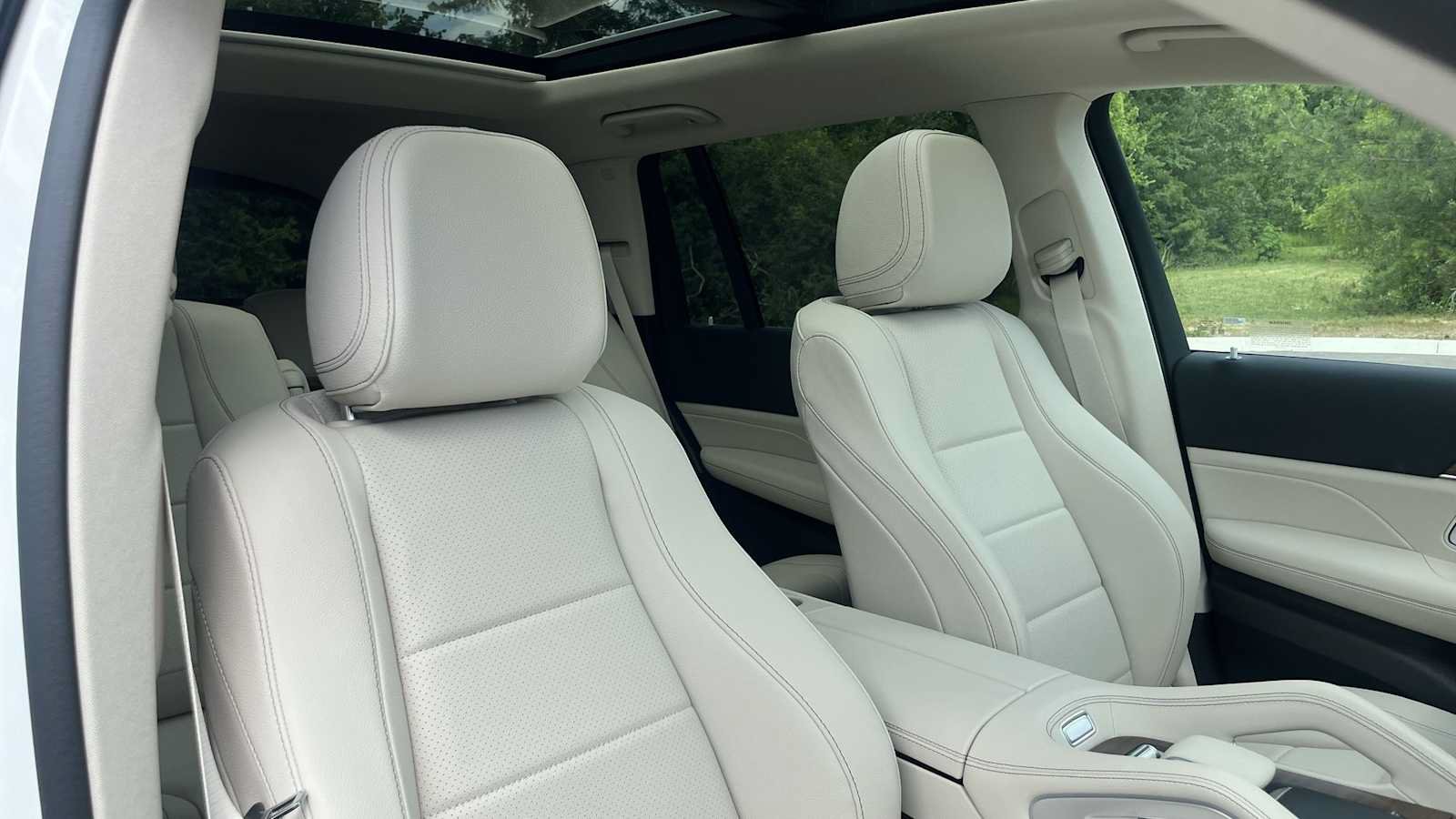 New 2026 Mercedes-Benz GLS 450 4MATIC image 40