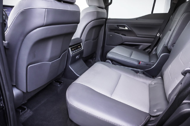 Used 2026 Lexus GX 550 w/ Accessory Package (2T) AWD/4WD image 20