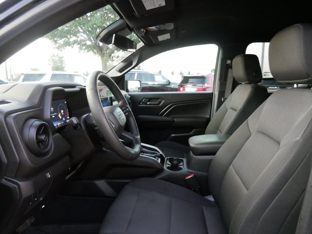 Used 2024 Chevrolet Colorado Trail Boss w/ Technology Package AWD/4WD image 9