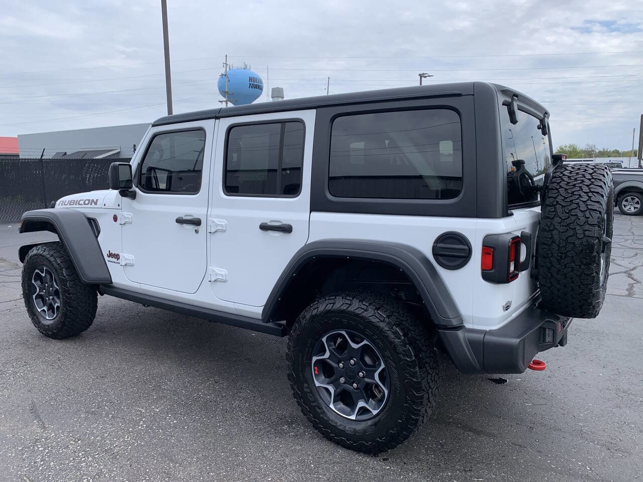 Used 2023 Jeep Wrangler Unlimited Rubicon w/ Dual Top Group AWD/4WD image 6