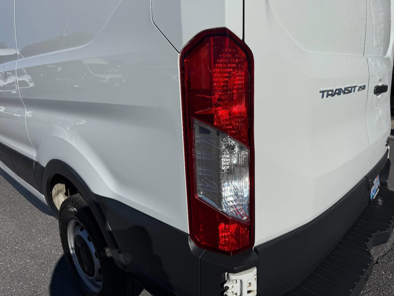 Used 2016 Ford Transit 250 130 Low Roof image 38