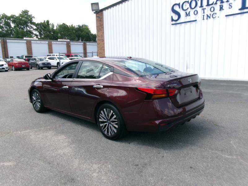 Used 2025 Nissan Altima 2.5 SV FWD image 8