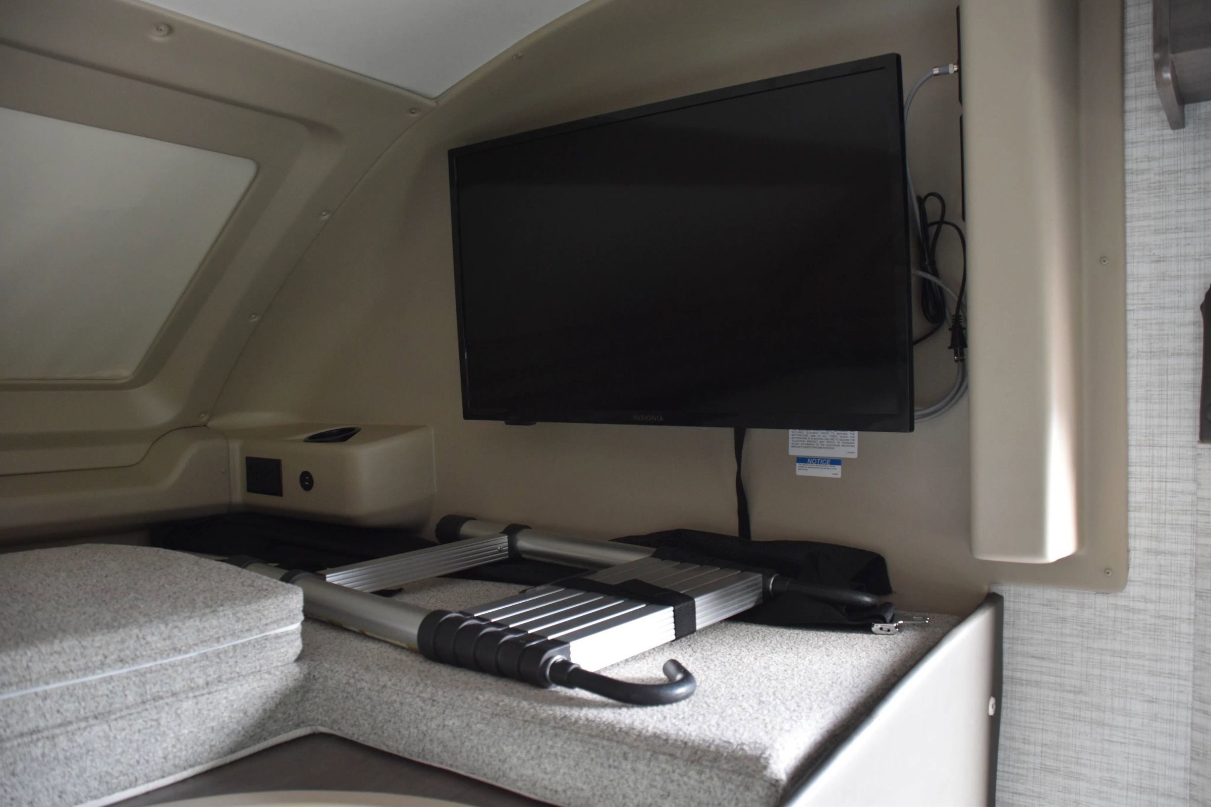 Used 2024 Ford E-450 and Econoline 450 Super Duty w/ Motorhome Prep Package RWD image 30