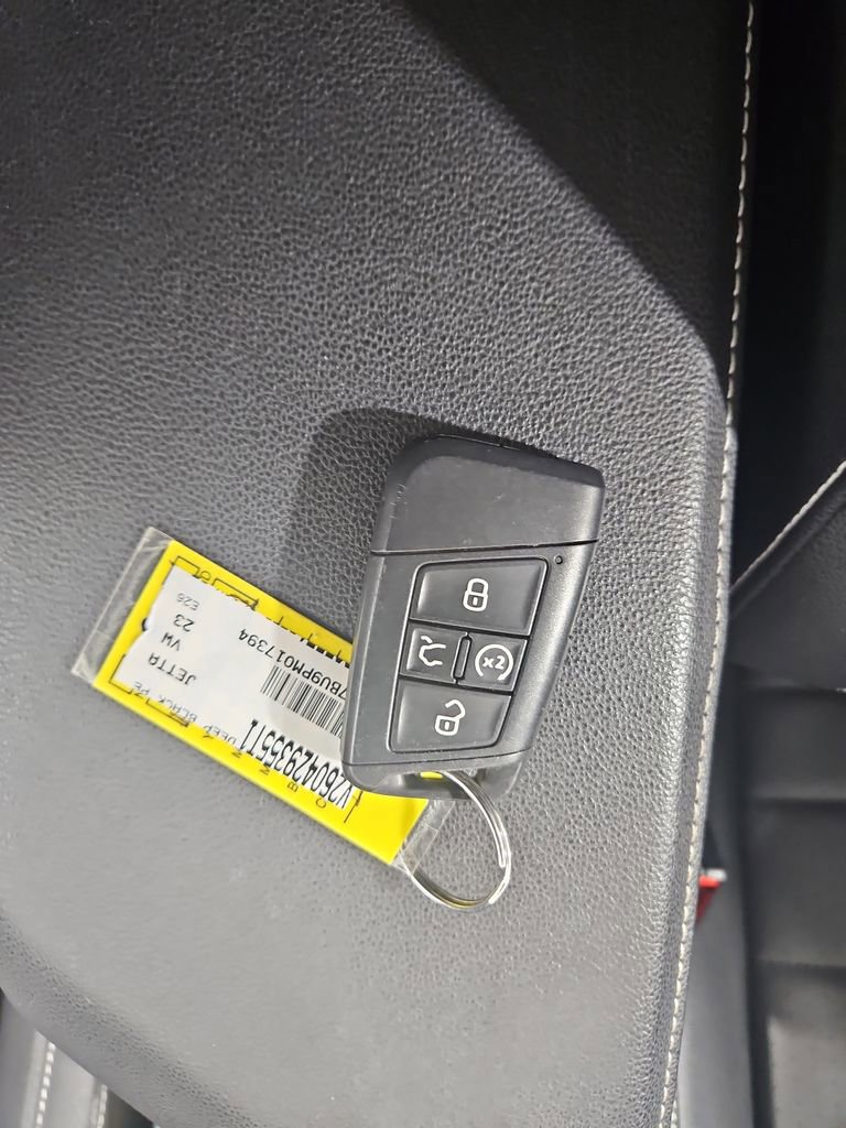 Certified 2023 Volkswagen Jetta SE FWD image 28