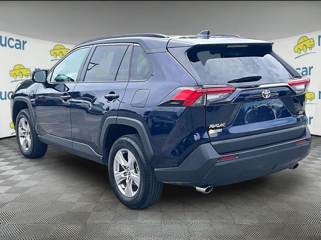 Used 2025 Toyota RAV4 XLE AWD/4WD image 4