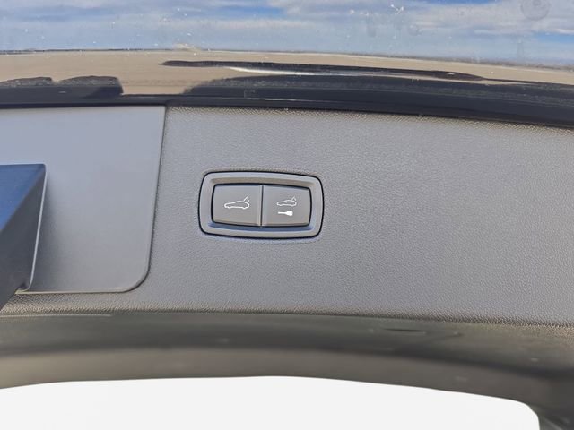 Used 2023 Porsche Cayenne Platinum Edition image 16