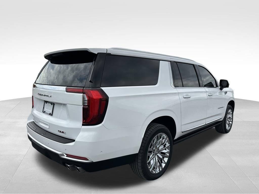 Used 2025 GMC Yukon XL Denali w/ Sun & Power Step Package image 22