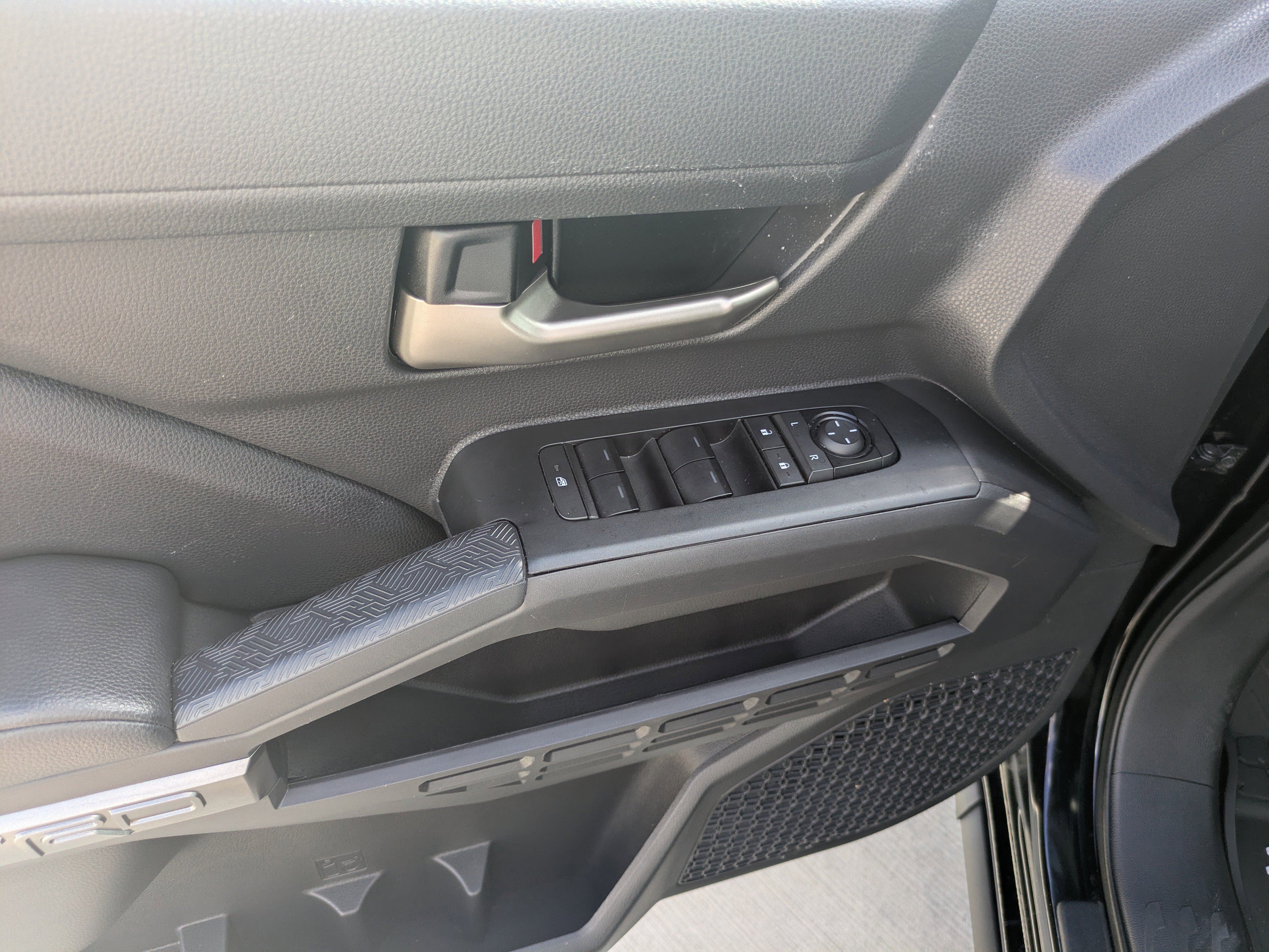 Used 2024 Toyota Tacoma TRD Off-Road image 11