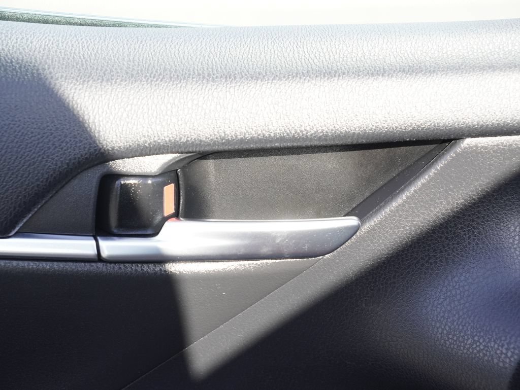 Used 2024 Toyota Camry SE FWD image 11