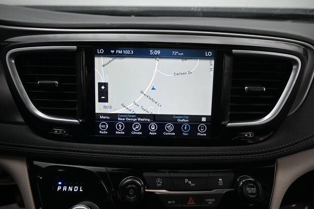 Used 2019 Chrysler Pacifica Limited FWD image 21