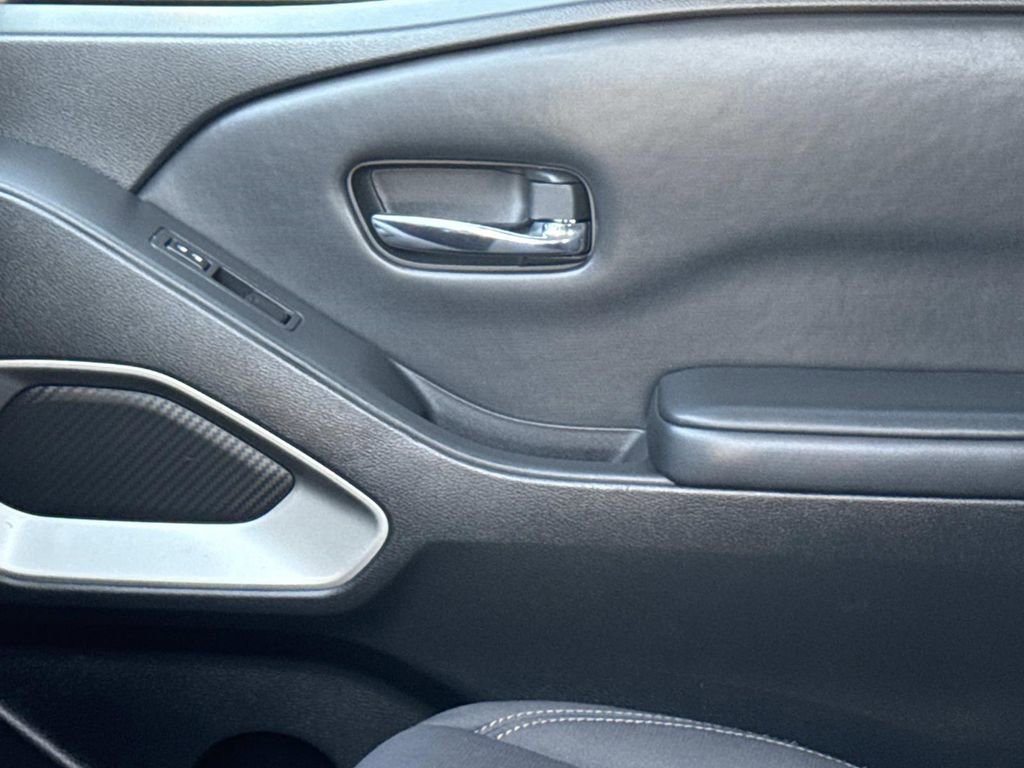 Used 2022 Nissan Frontier SV image 21