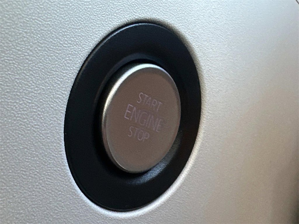 New 2025 Volkswagen ID. Buzz 1st Edition image 21