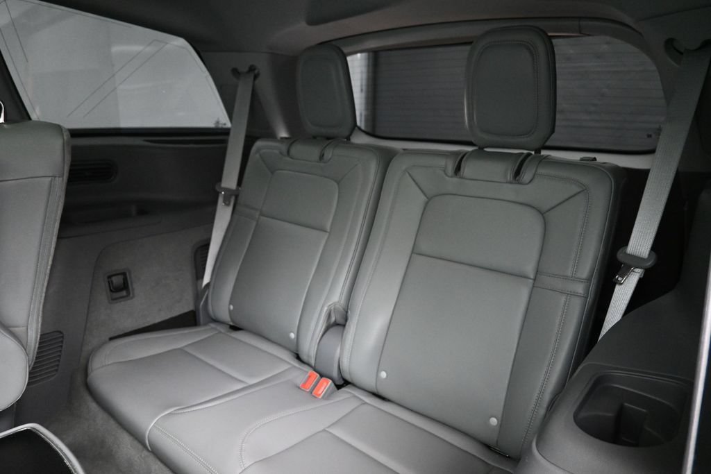 Used 2020 Lincoln Aviator Reserve w/ Equipment Group 201A AWD/4WD image 27