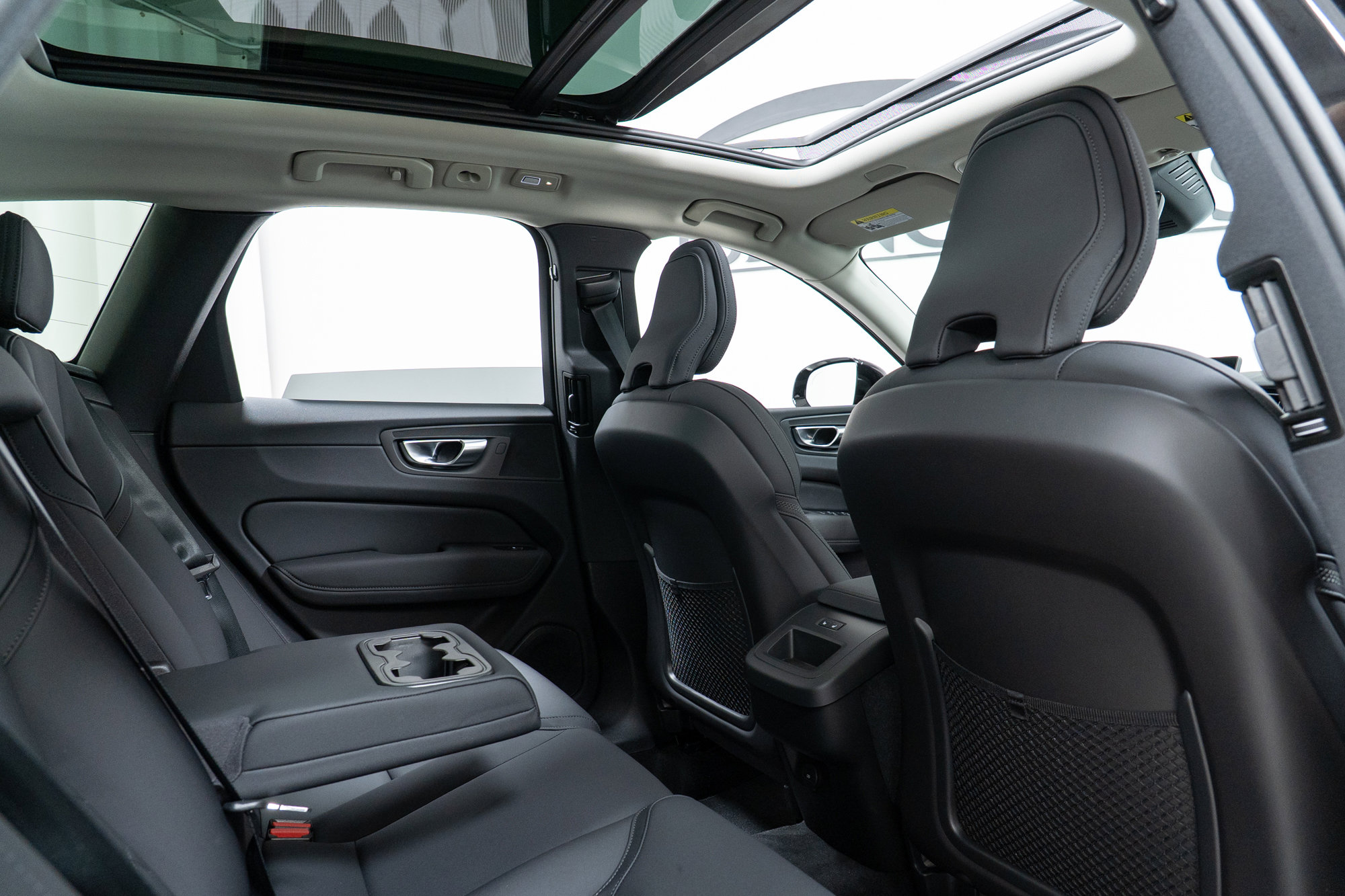 New 2026 Volvo XC60 B5 Plus w/ Protection Package Premier image 23