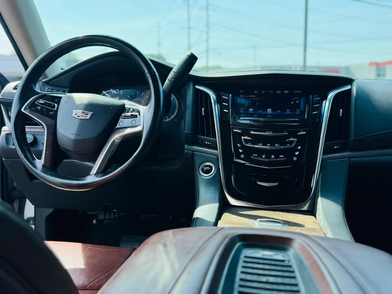 Used 2016 Cadillac Escalade Premium AWD/4WD image 17