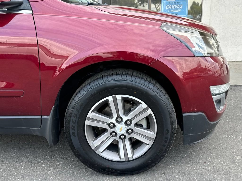 Used 2016 Chevrolet Traverse LT FWD image 2