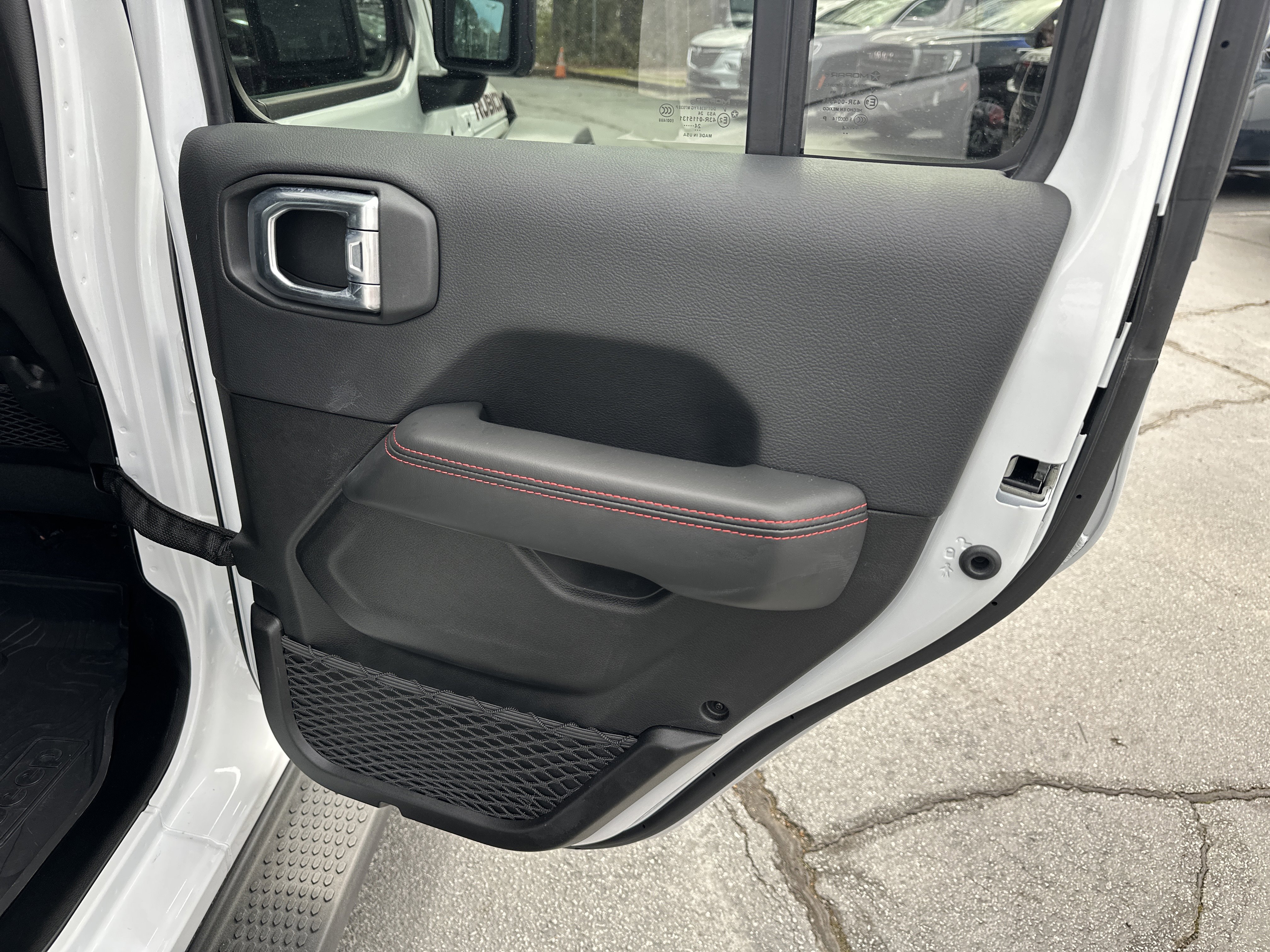 Used 2024 Jeep Wrangler Unlimited Rubicon w/ Technology Group image 20
