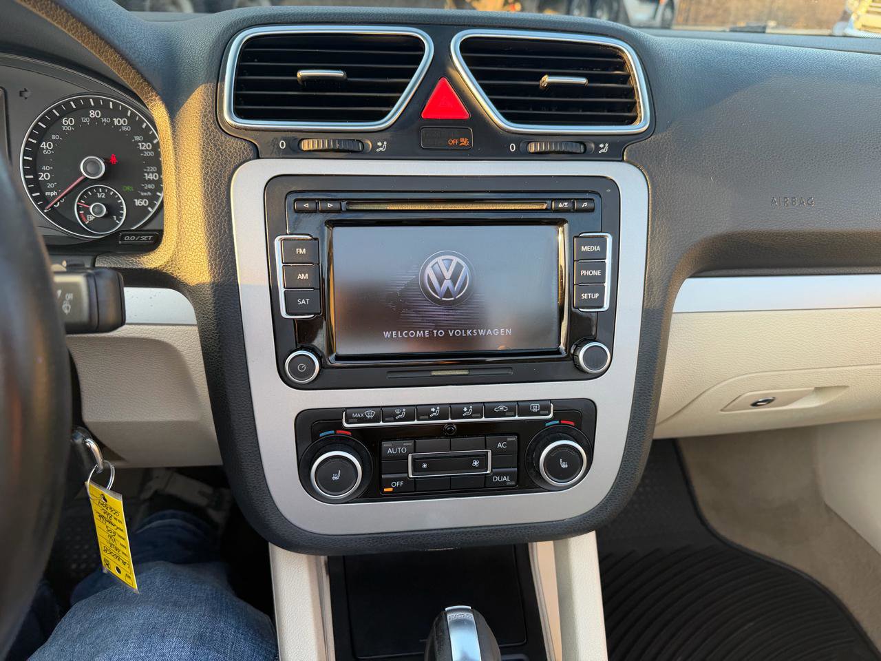 Used 2012 Volkswagen Eos Komfort FWD image 16