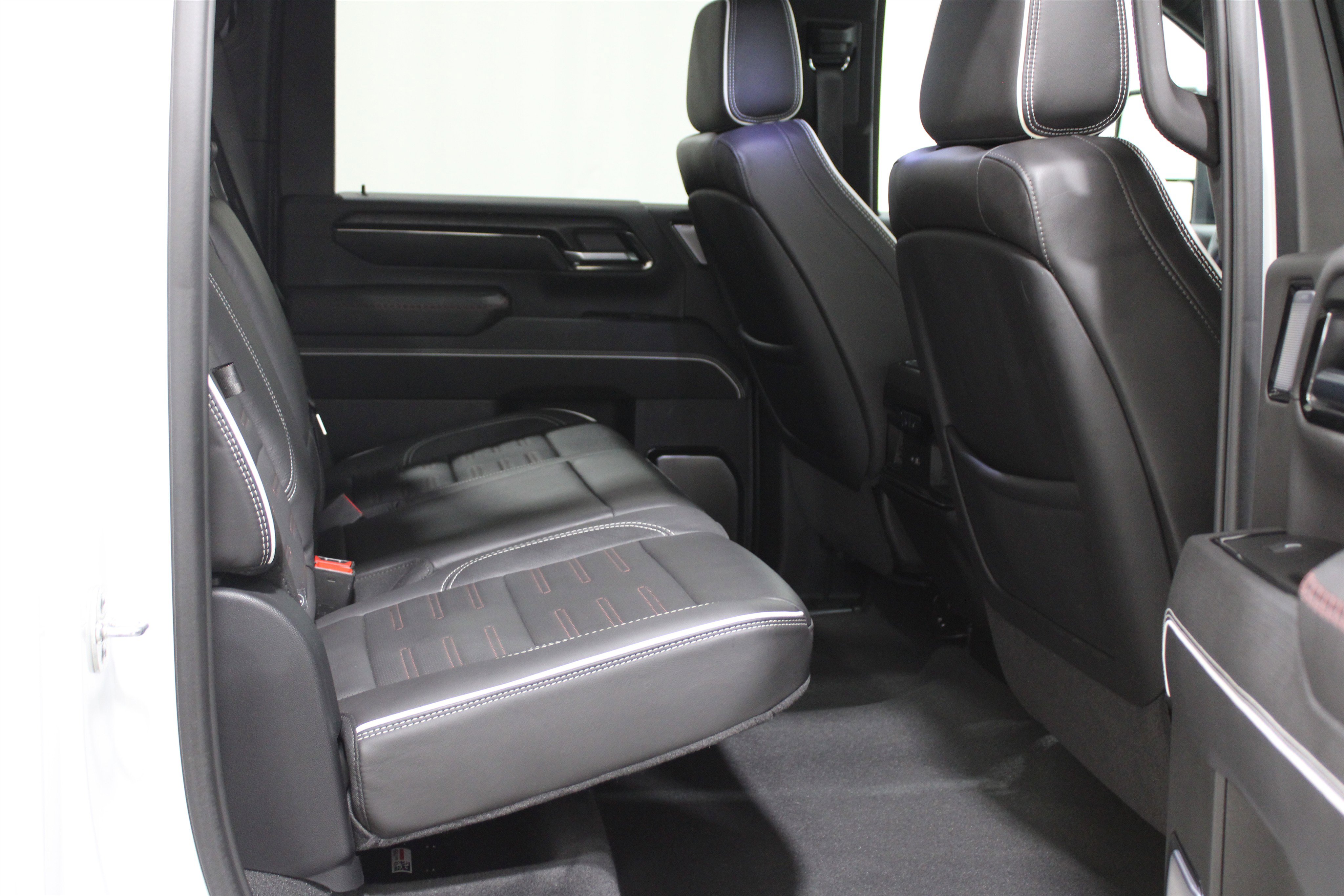 Used 2025 GMC Sierra 2500 AT4X w/ AT4X AEV Edition image 35