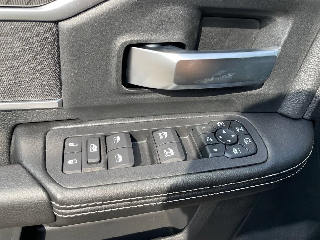 New 2026 RAM 3500 Big Horn AWD/4WD image 10