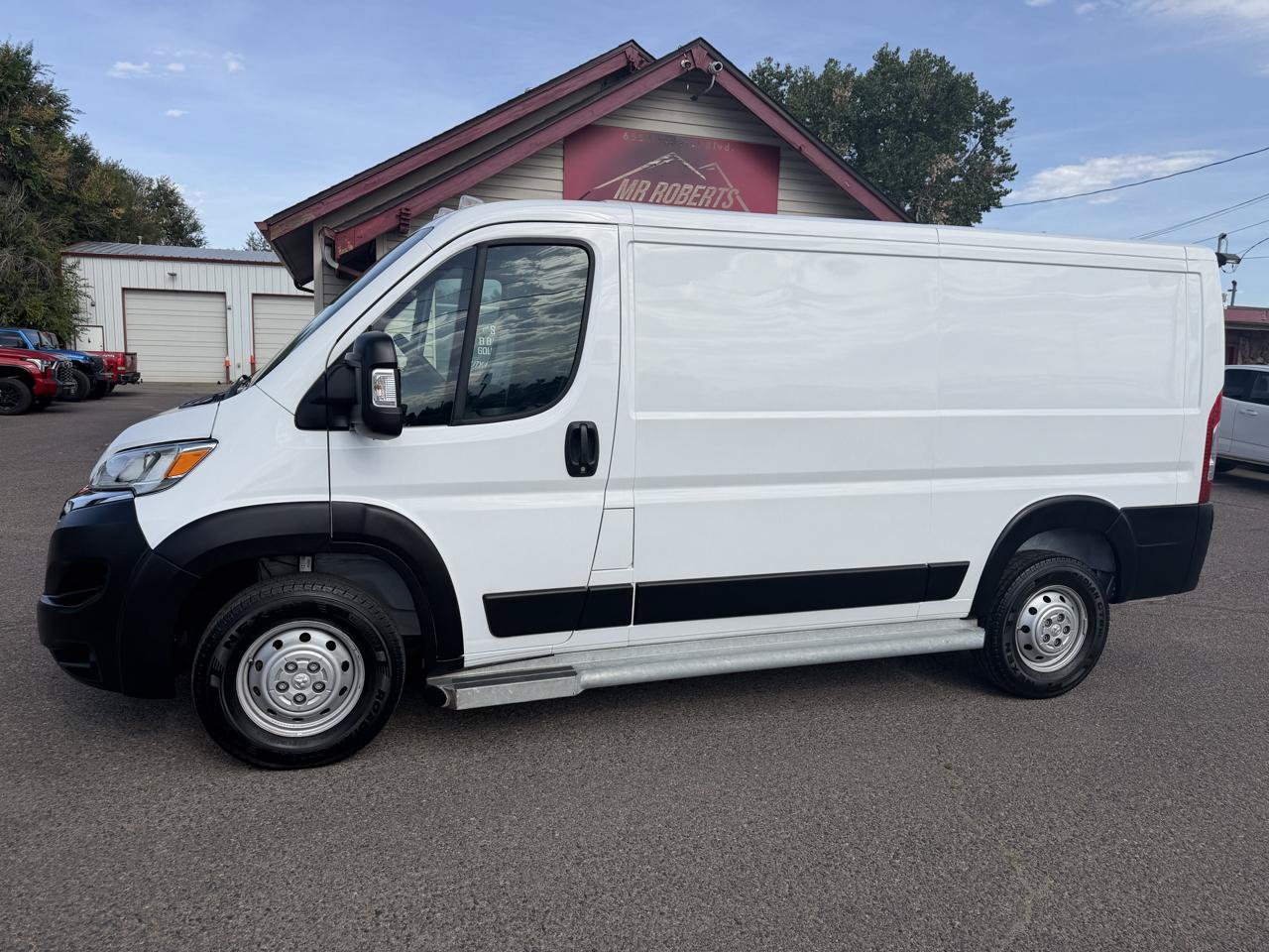 Used 2023 RAM ProMaster 2500 FWD image 5