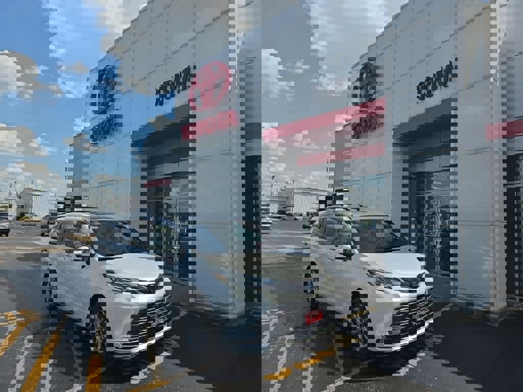 Certified 2024 Toyota Sienna Platinum