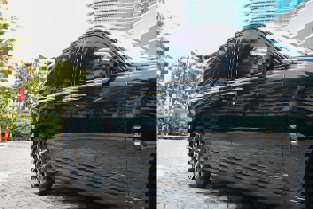 Used 2020 Rolls-Royce Cullinan Black Badge image 35