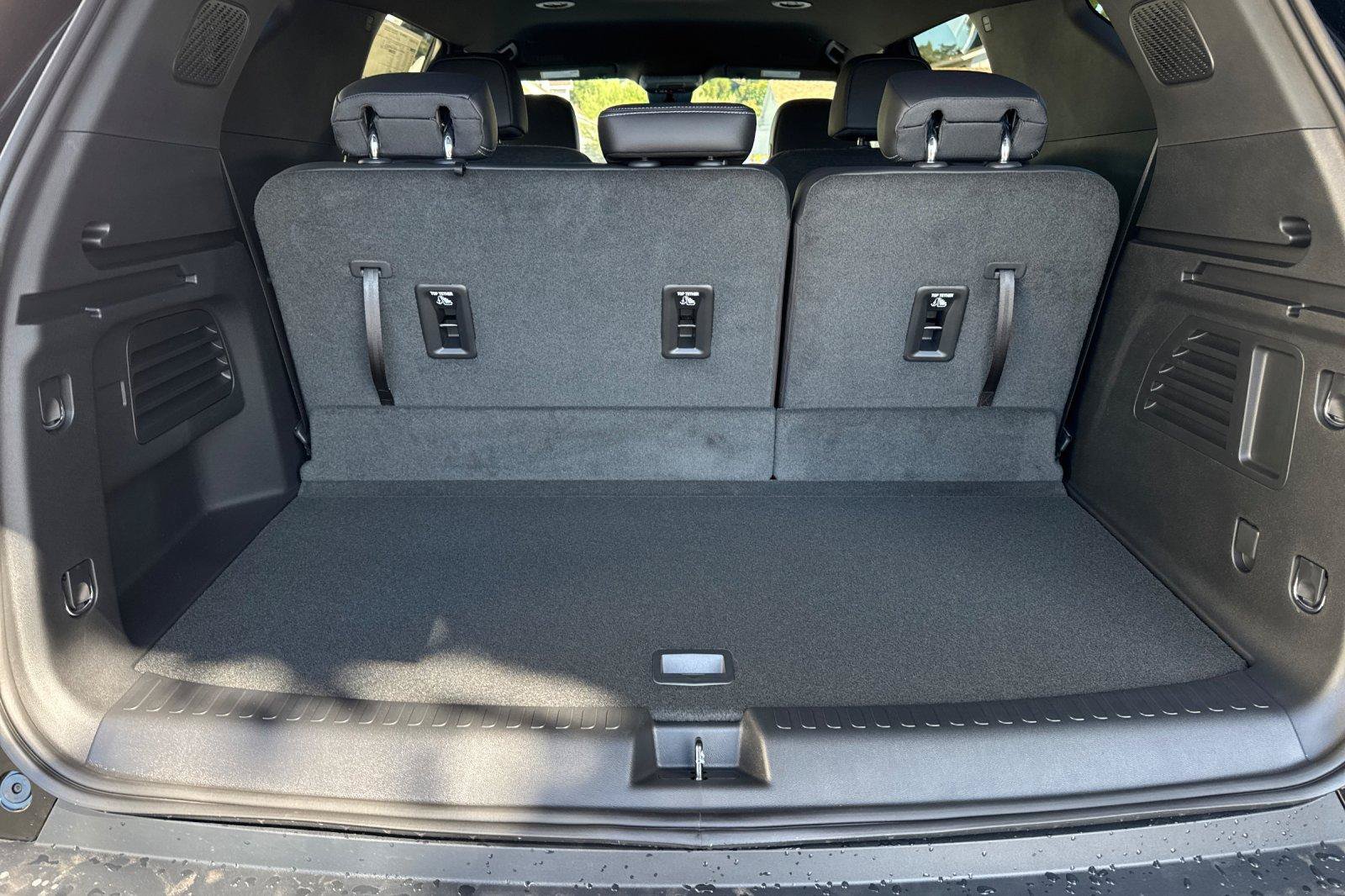 New 2026 Chevrolet Traverse LT w/ Midnight/Sport Edition FWD image 20