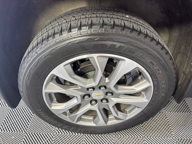 Used 2023 Chevrolet Traverse Premier w/ LPO, Floor Liner Package AWD/4WD image 47