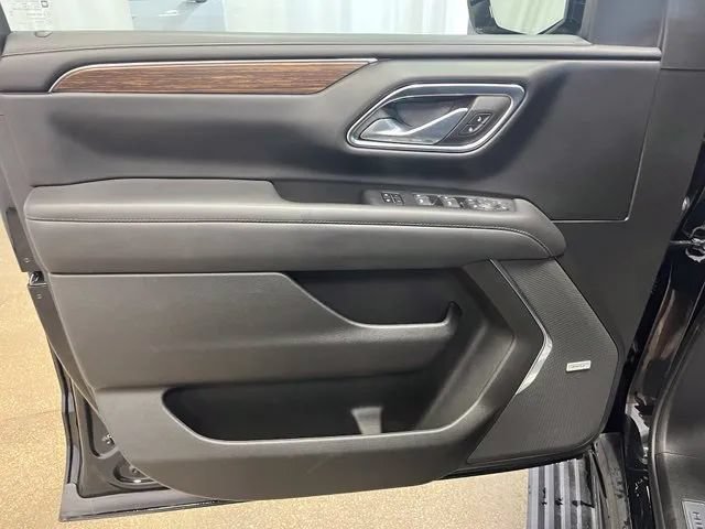 Used 2023 Chevrolet Suburban High Country AWD/4WD image 13