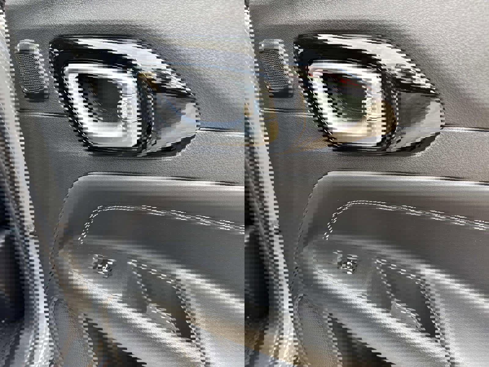 Used 2023 Jeep Compass Altitude w/ Sun and Sound Group image 20