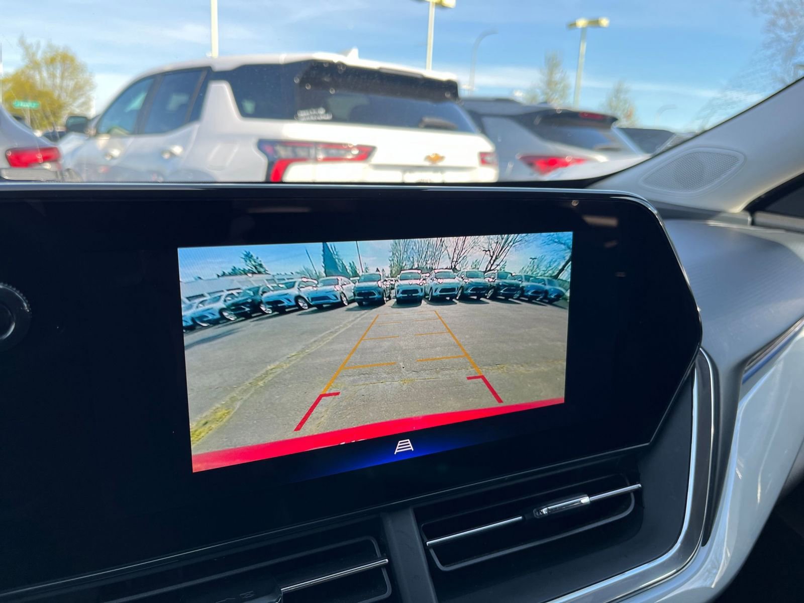 Used 2025 Chevrolet Trax LT FWD image 22