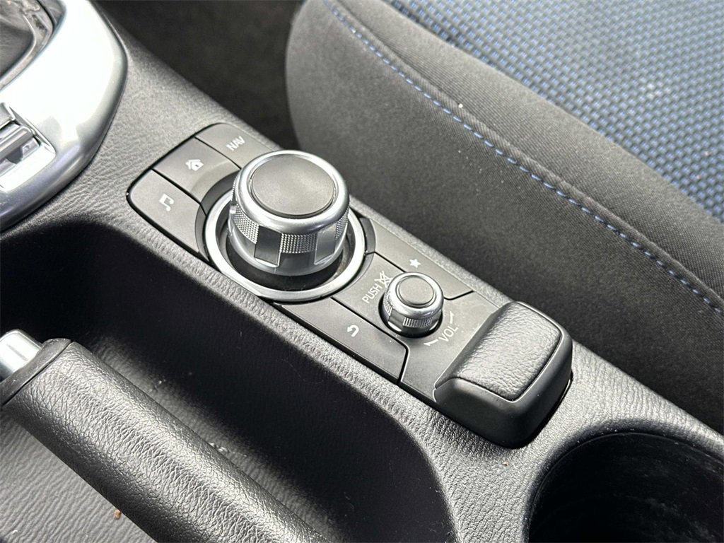 Used 2019 Toyota Yaris LE image 33