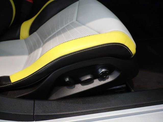 Used 2021 Chevrolet Corvette Stingray Premium Cpe w/ Z51 Performance Package image 11