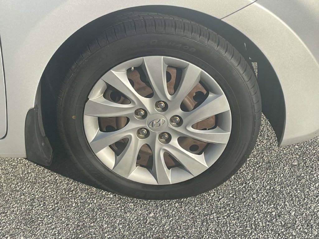 Used 2013 Hyundai Elantra GLS FWD image 8