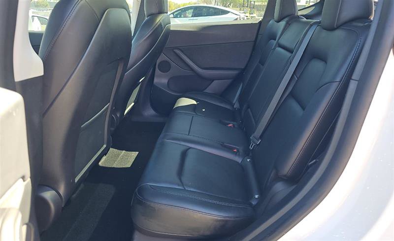 Used 2022 Tesla Model Y Performance image 9