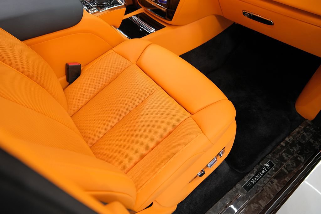 Used 2025 Rolls-Royce Phantom Sedan image 44