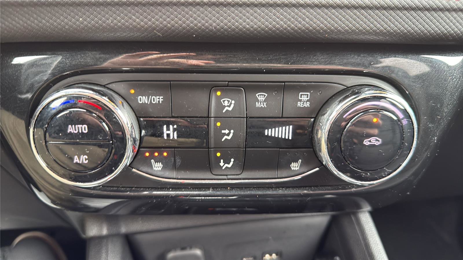 Used 2024 Chevrolet TrailBlazer RS w/ Convenience Package image 14