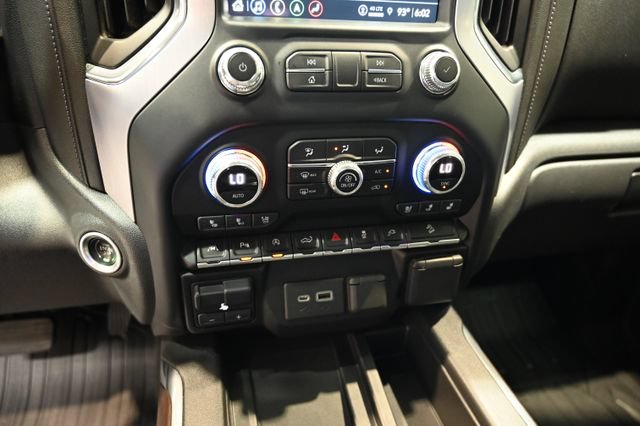 Used 2021 GMC Sierra 1500 SLT w/ SLT Premium Plus Package AWD/4WD image 19