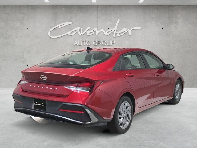 Used 2024 Hyundai Elantra SEL FWD image 16